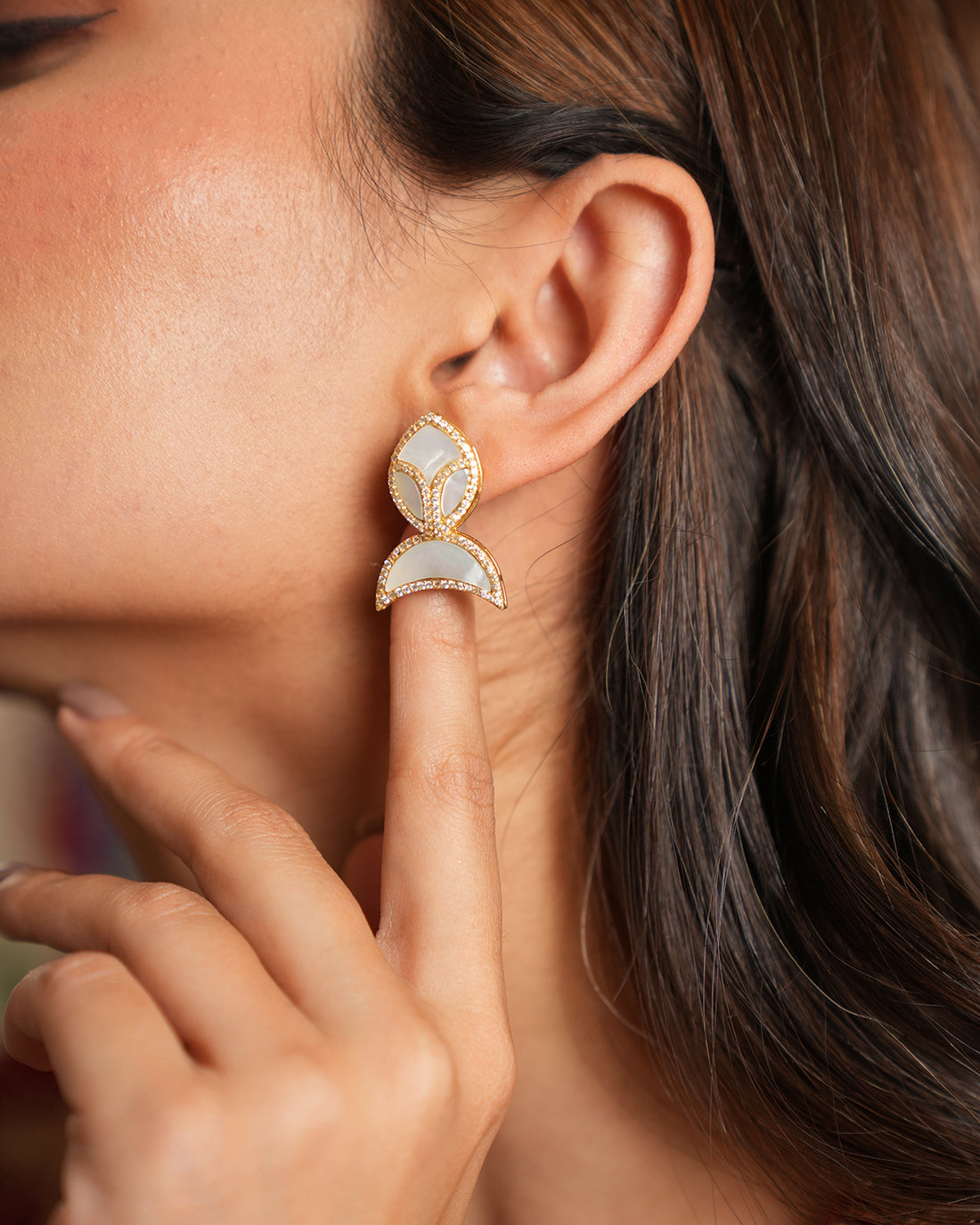 Aesthetic Studs with Diamond Clusters