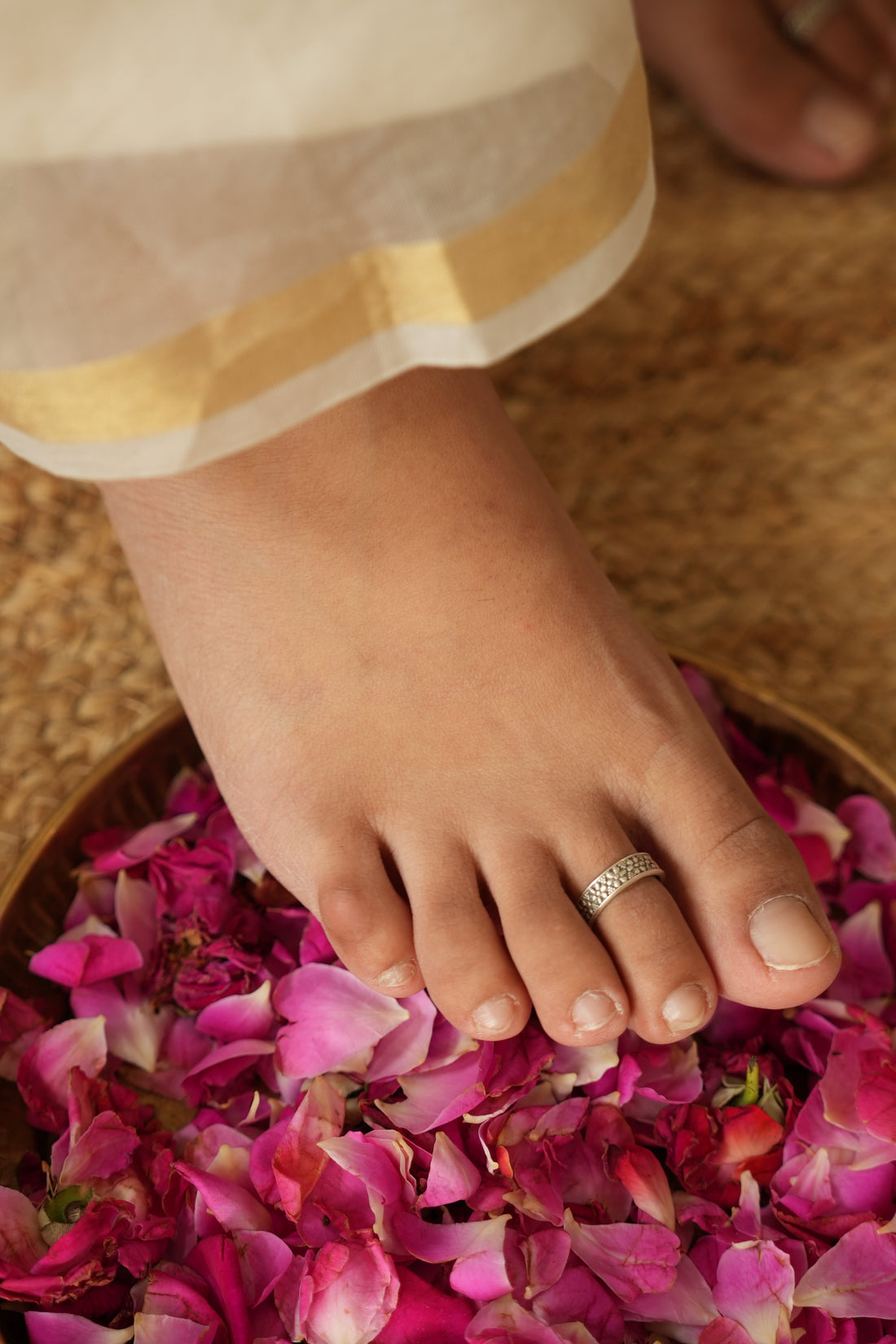Elegant Band-Style Oxidised Silver Toe Ring ( pair )
