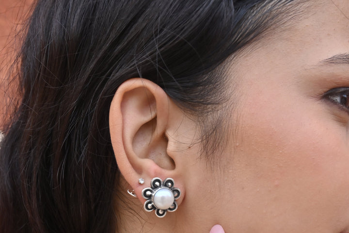 Silver Peal Flower Studs