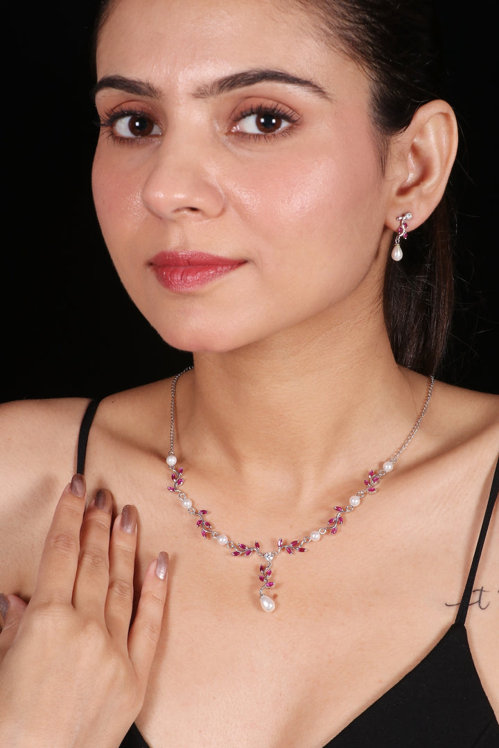 Silver Minimalist Pearl Necklace Set