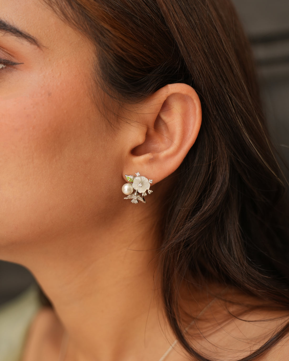 Aesthetic Floral Silver Pendant Set ( Pendant, Studs& Ring) with Mother of Pearl