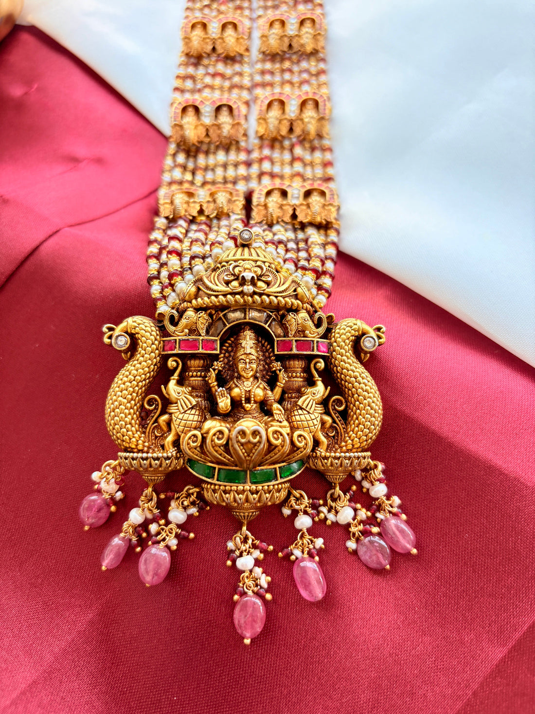 Temple Nakashi Long Haar – Red Beaded Laskshmi Devi Necklace