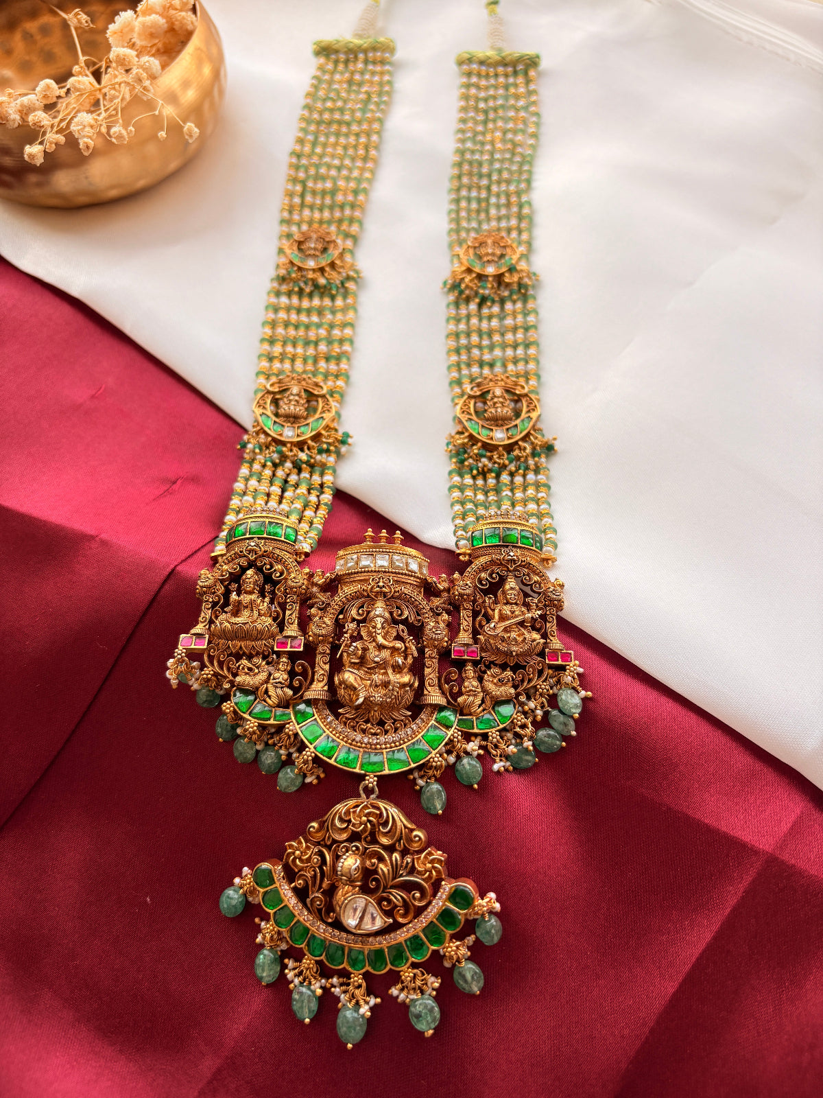 Temple Nakashi Long Haar – Green Beaded Goddess Necklace