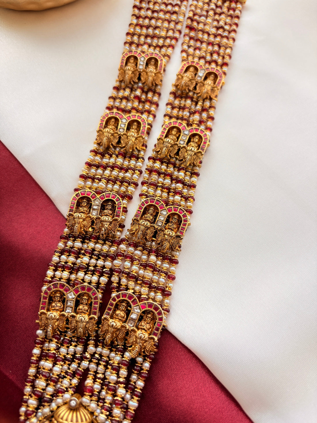 Temple Nakashi Long Haar – Red Beaded Laskshmi Devi Necklace