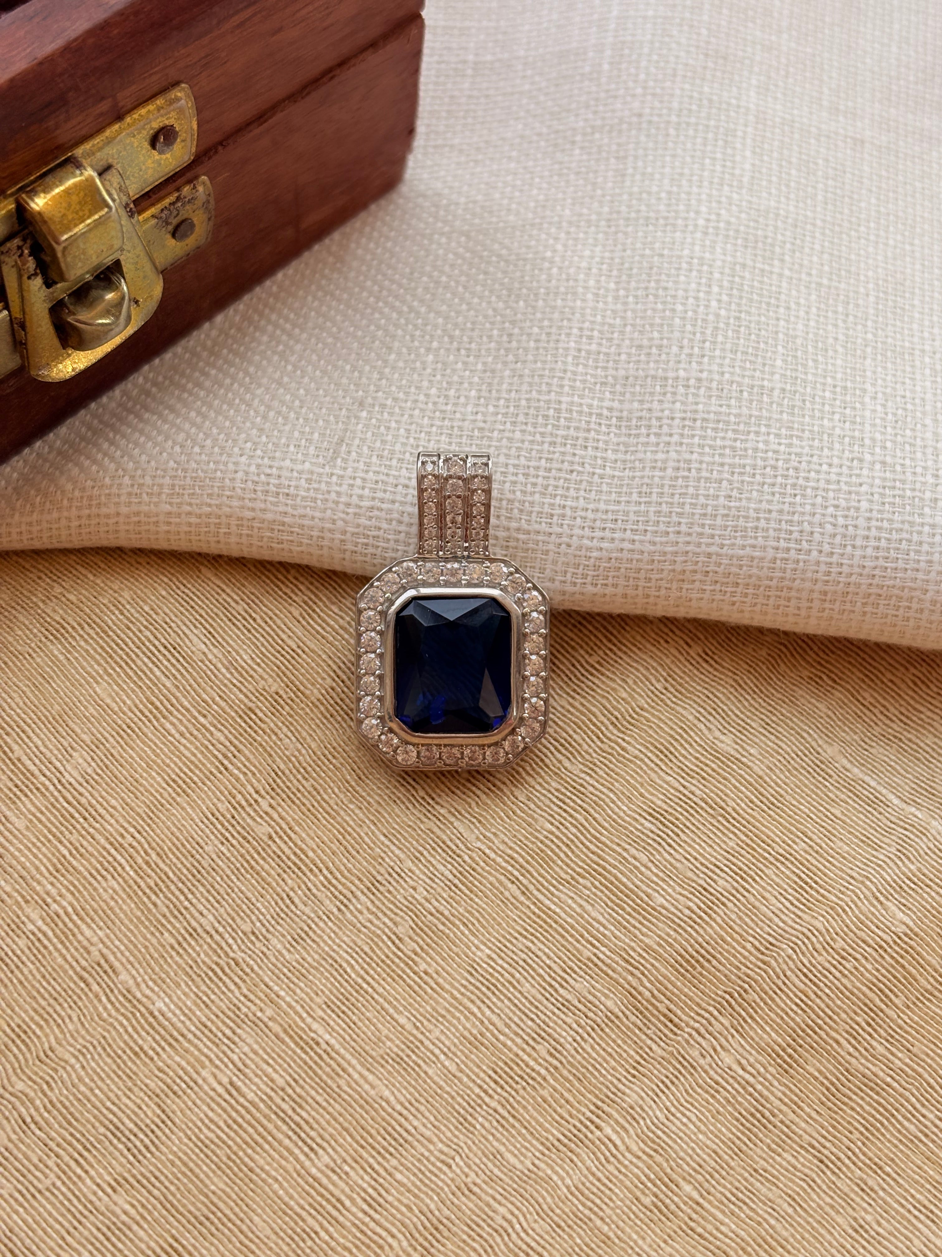 Silver Minimalist Gigantic Blue Pendant (Without Chain)