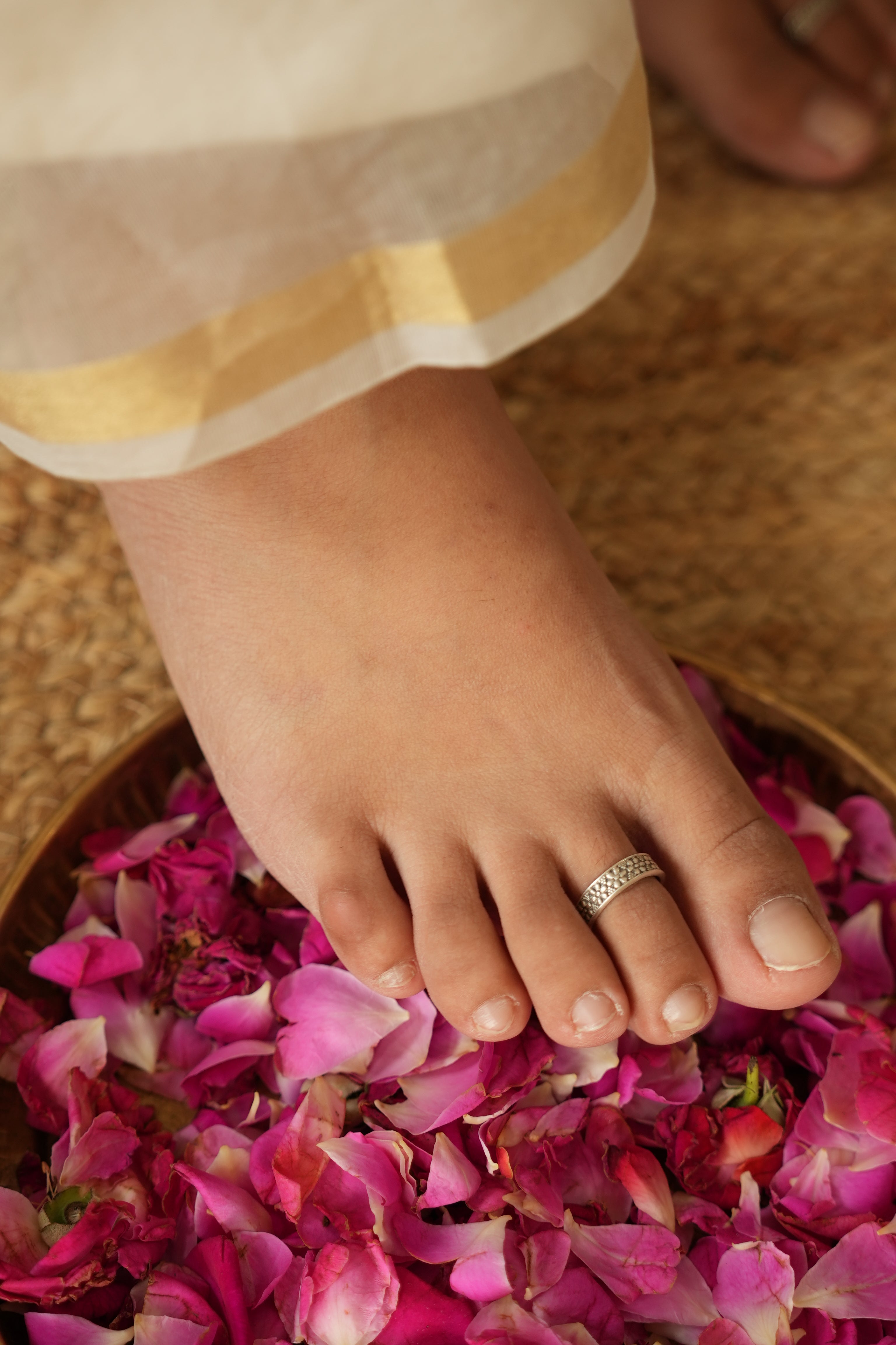 Elegant Band-Style Oxidised Silver Toe Ring ( pair )