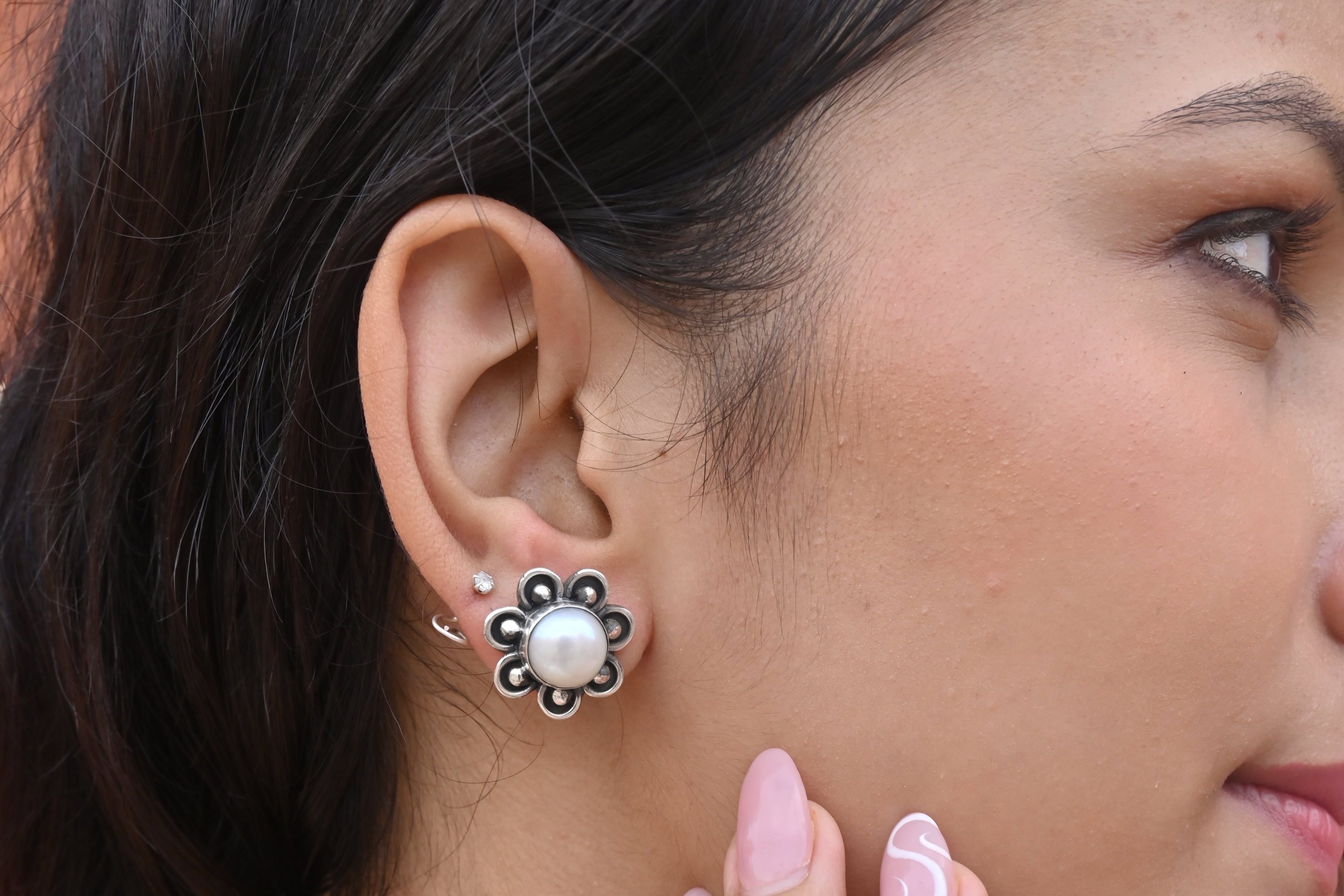 Silver Peal Flower Studs