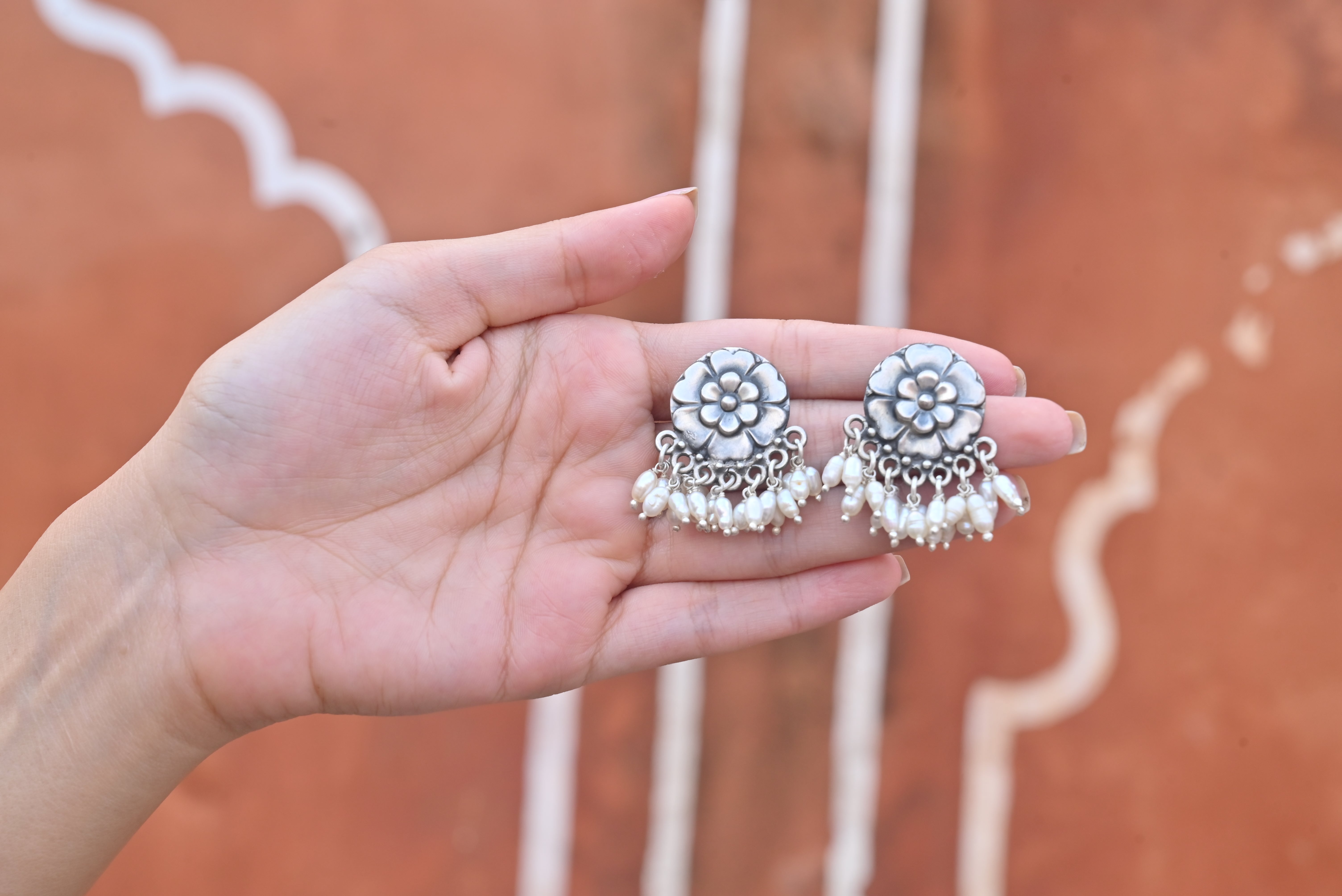 Silver Pearl Flower Earrings&nbsp