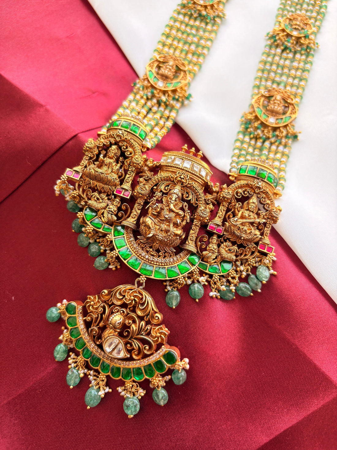 Temple Nakashi Long Haar – Green Beaded Goddess Necklace