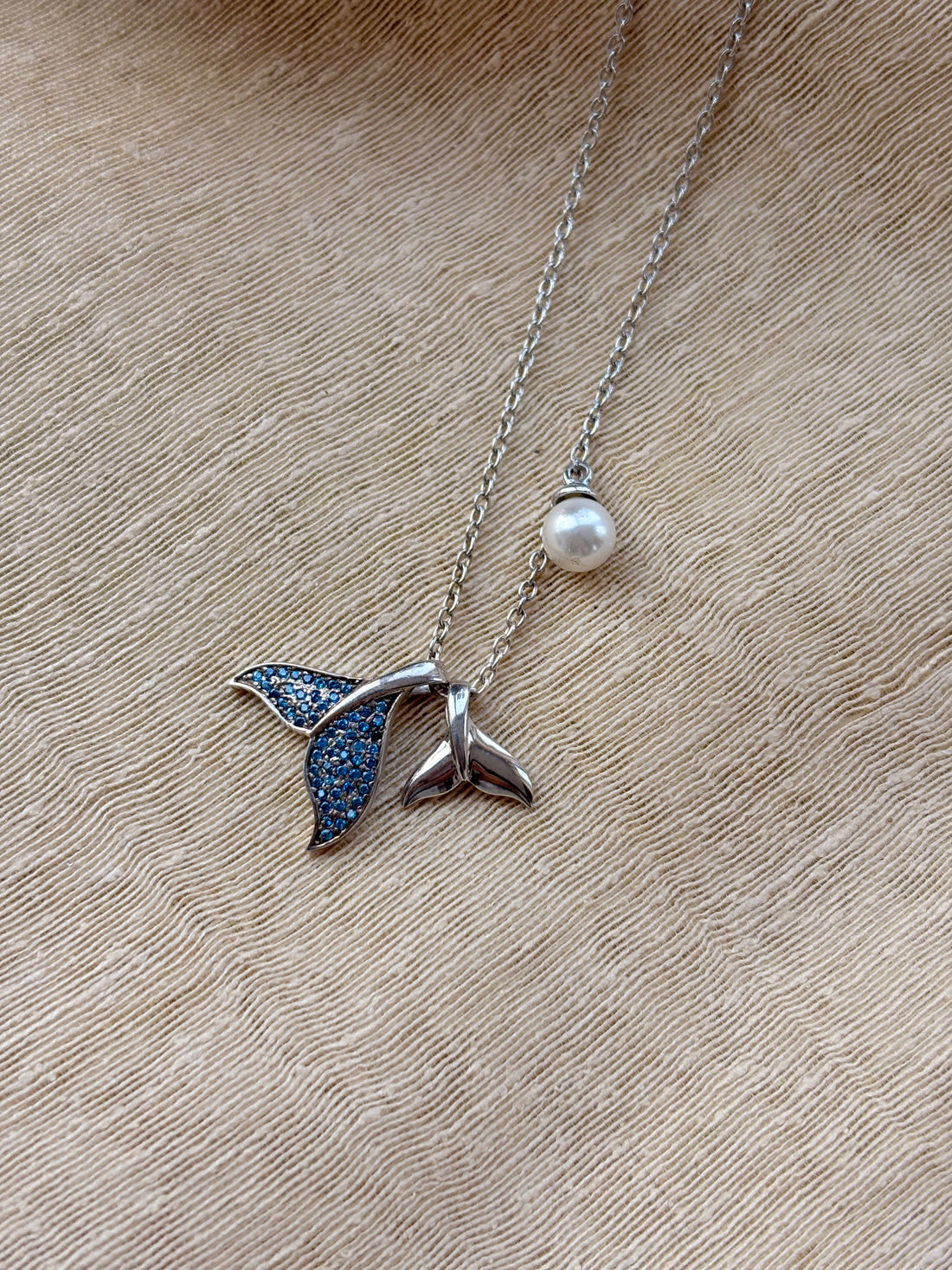 Silver Mermaid Tail Pearl Necklace (With Chain)