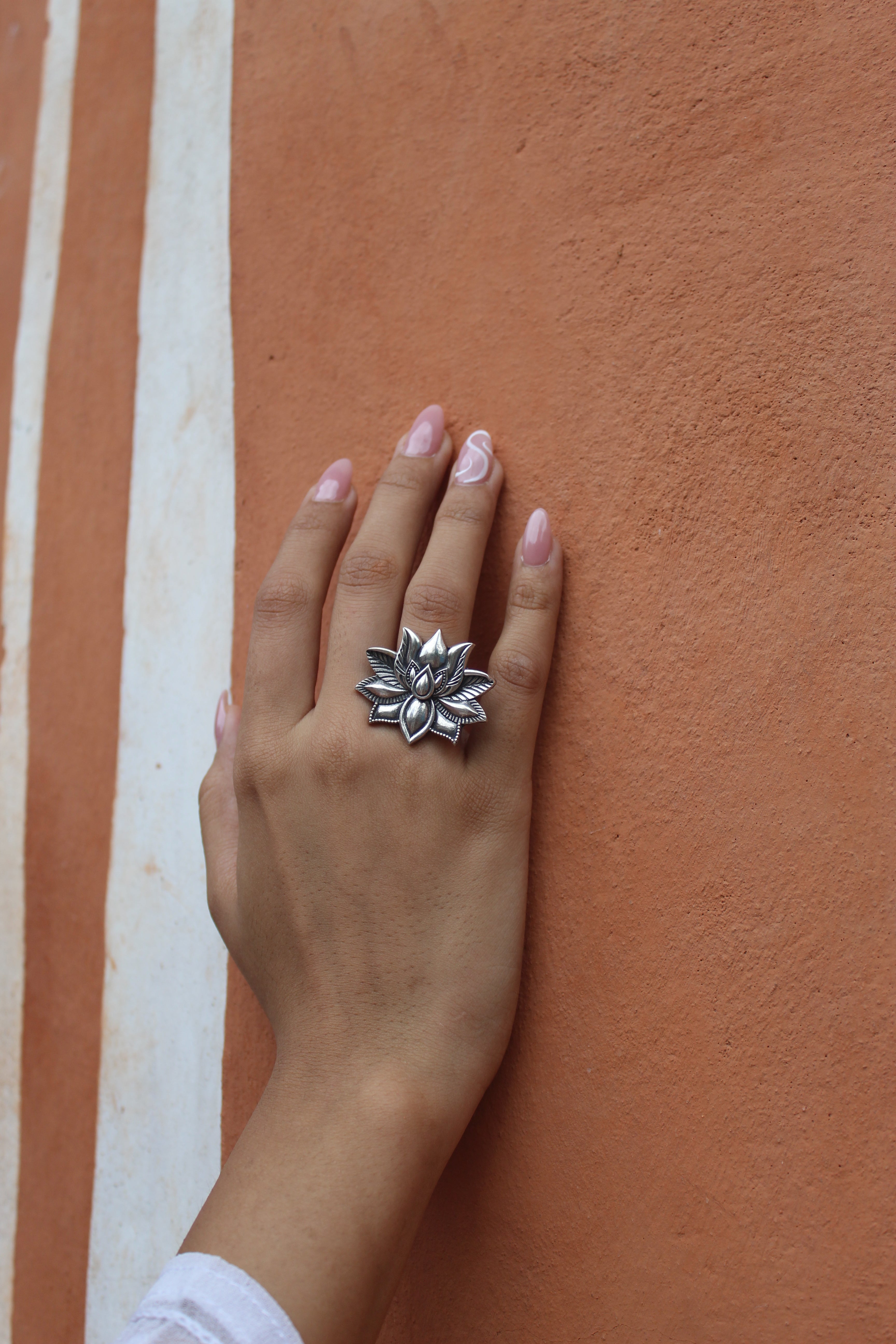 SILVER LOTUS OXIDIZED RING