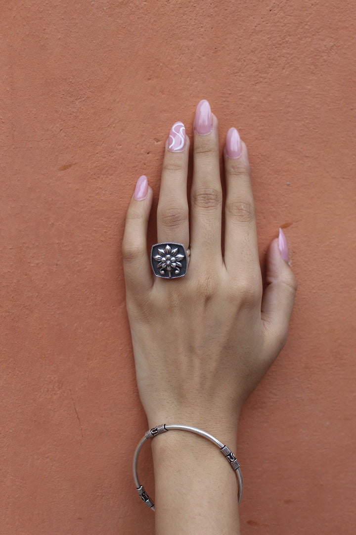 silver vintage ring 