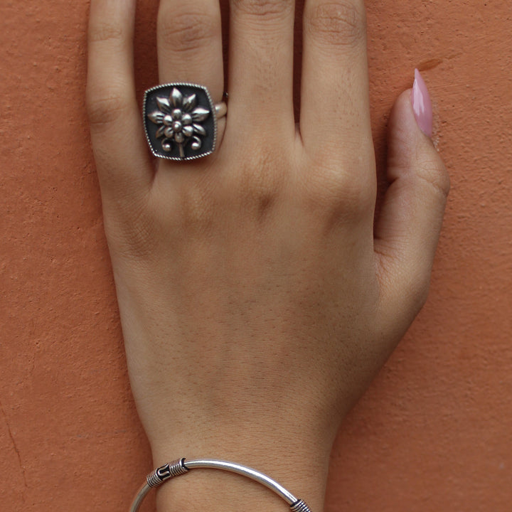 silver vintage ring 