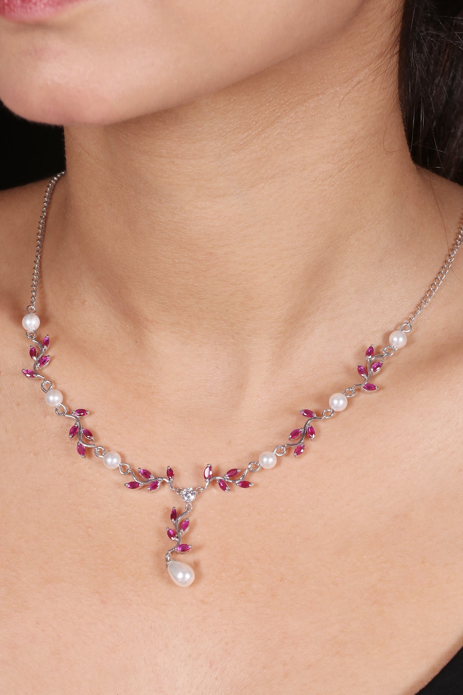 Silver Minimalist Pearl Necklace Set