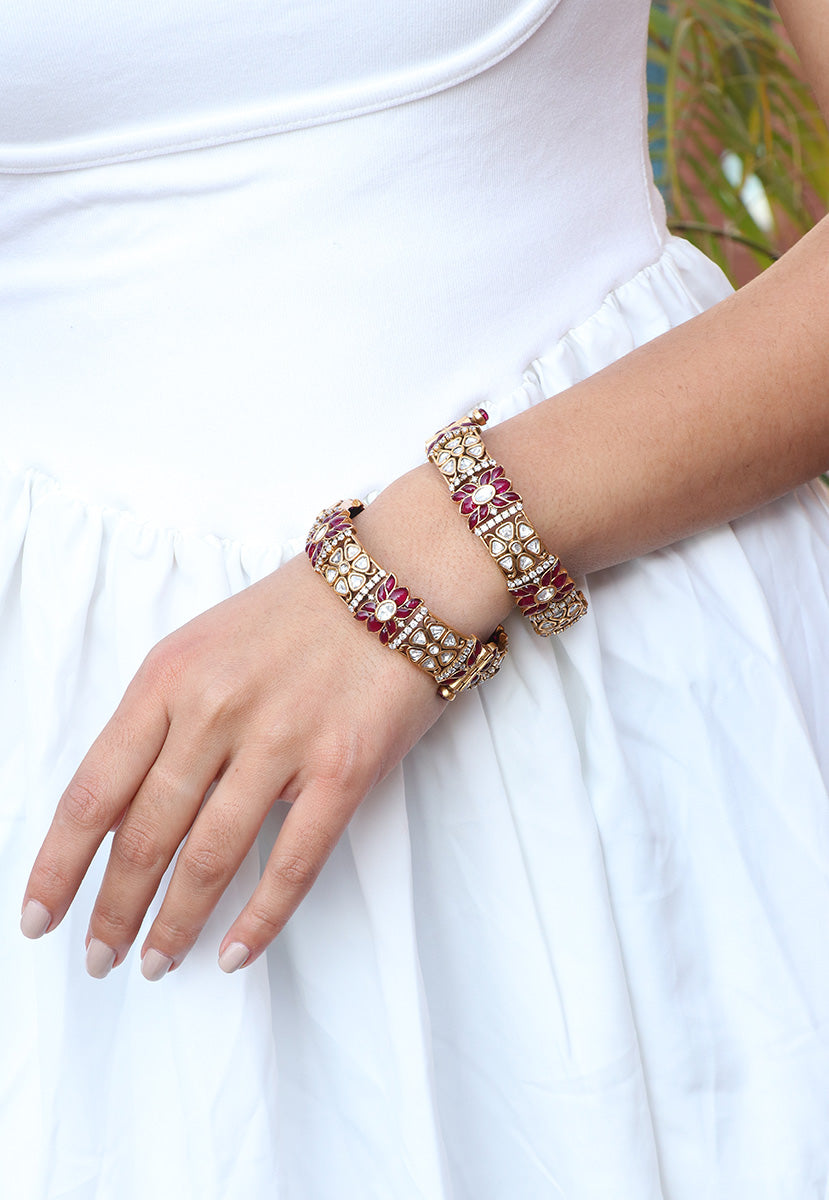 Phool Red Stone Bangle (1 pc)