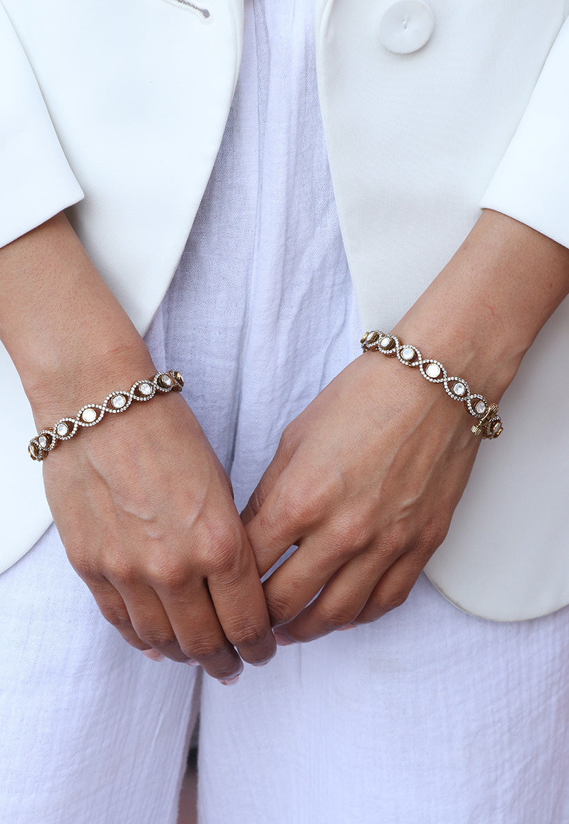 Glass Kundan Bangle  (1 pc)