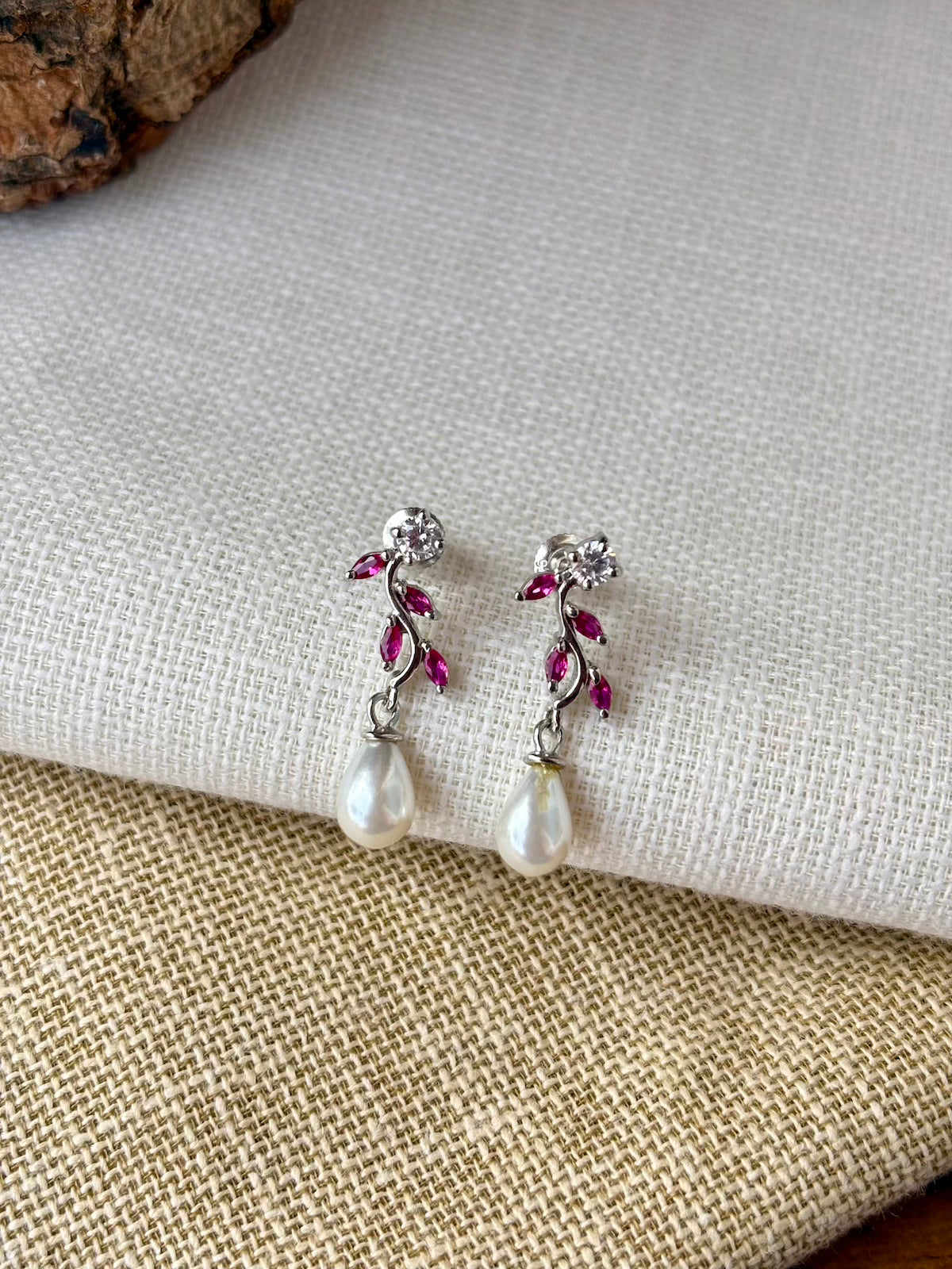 Silver Minimalist Pearl Necklace Set (With Chain)