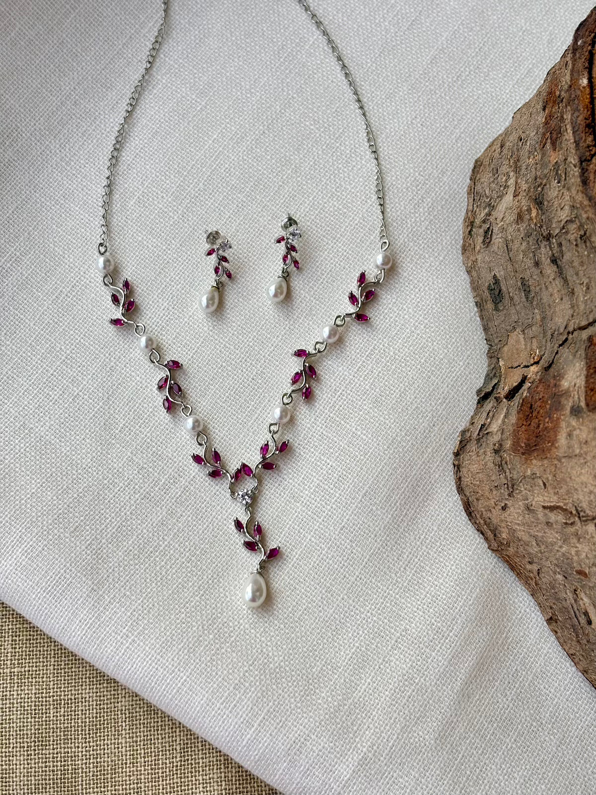 Silver Minimalist Pearl Necklace Set (With Chain)