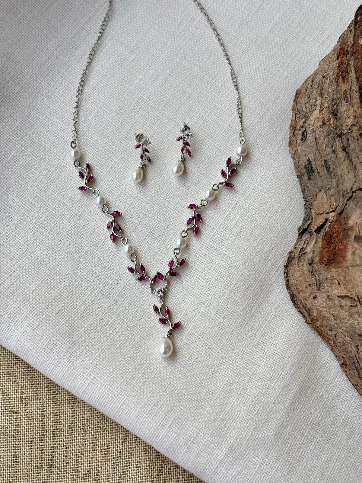 Silver Minimalist Pearl Necklace Set (With Chain)