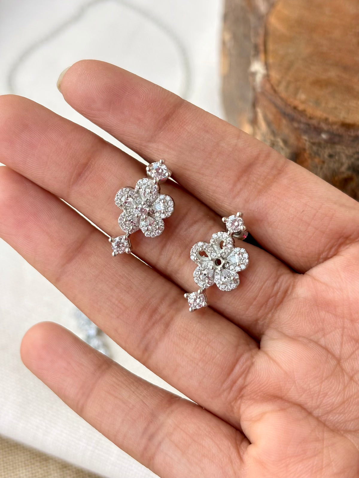 Silver CZ White Stone Flower Necklace Set (With Chain)