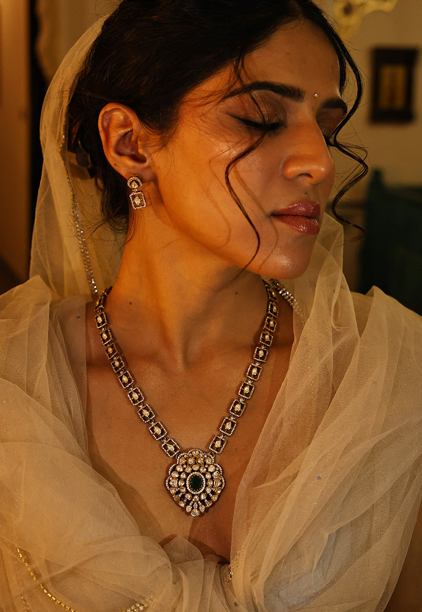 Regal Emerald Square Necklace Set