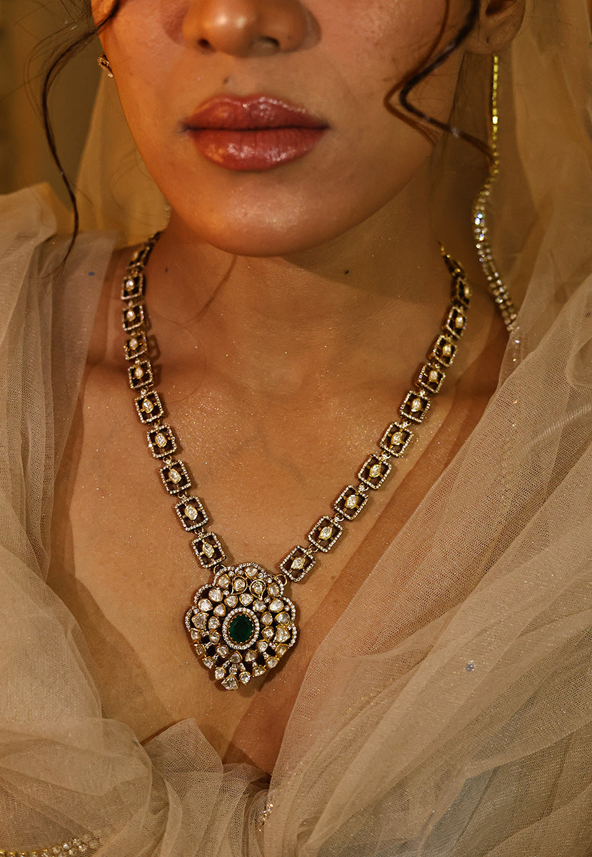 Regal Emerald Square Necklace Set