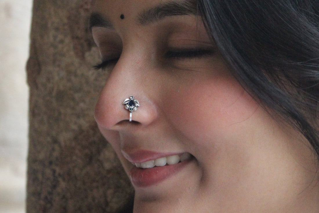 silver blue stone nosepin 
