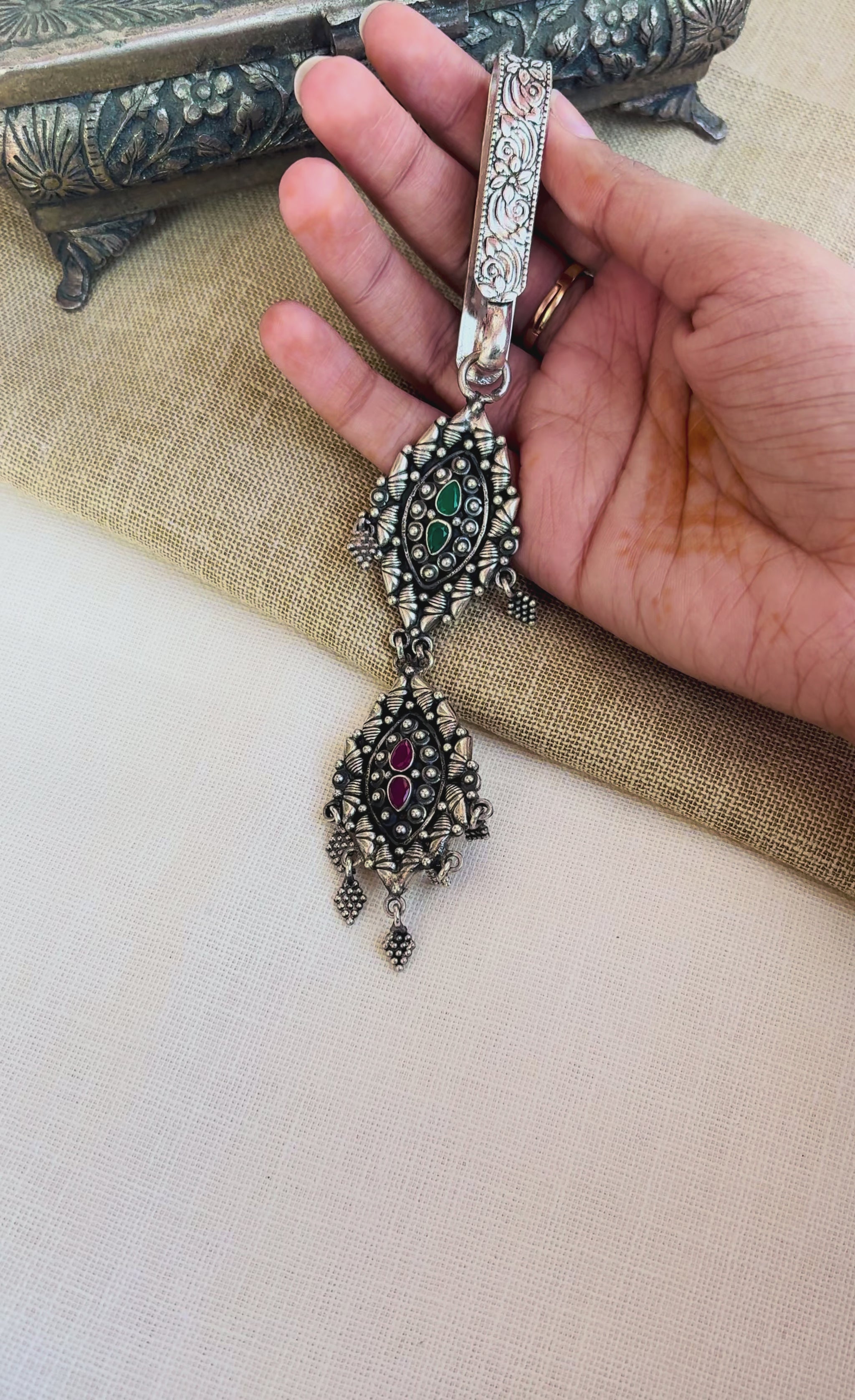 Silver Oxidised Green-Pink Key Ring